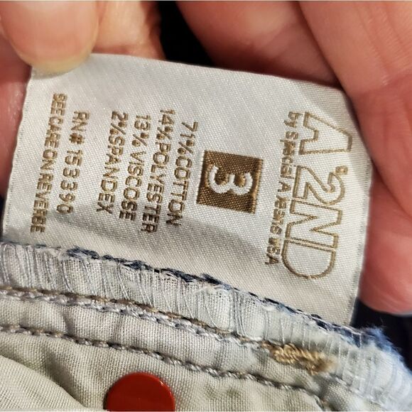 Special A cropped Skinny Distressed Jeans, size 3 Fray low rise - Picture 5 of 7